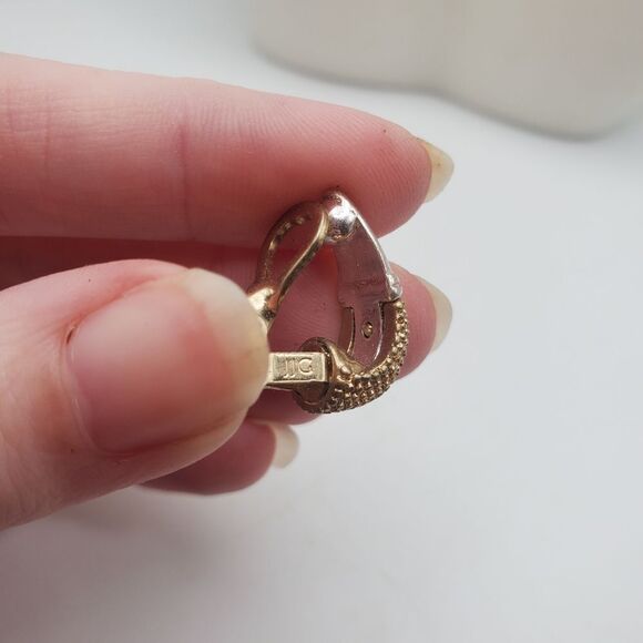 Jjg Elongated half shell hoop gold toned raised clip on earrings estate - Picture 3 of 4